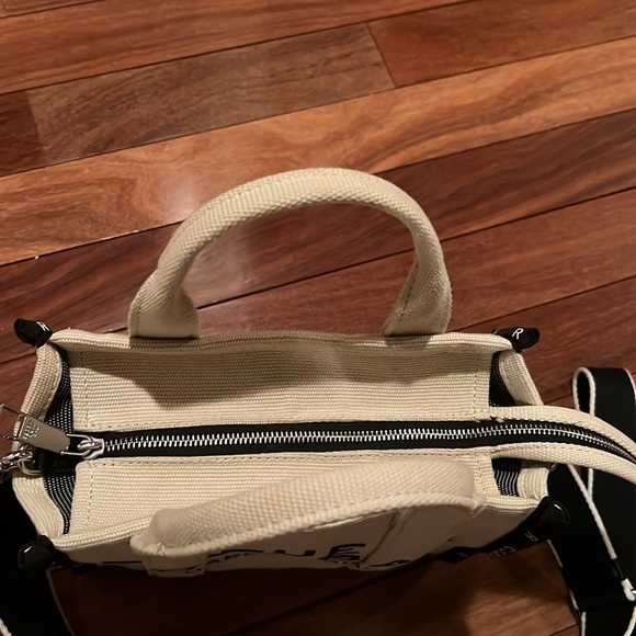 Marc Jacobs The Canvas Small Tote Bag - Picture 4 of 8